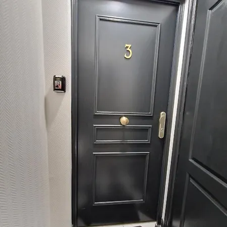 New * Paříž